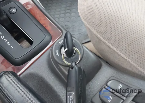 1999 Saab 9-5 z USA, uszkodzony, nr VIN YS3ED48E5X3076042